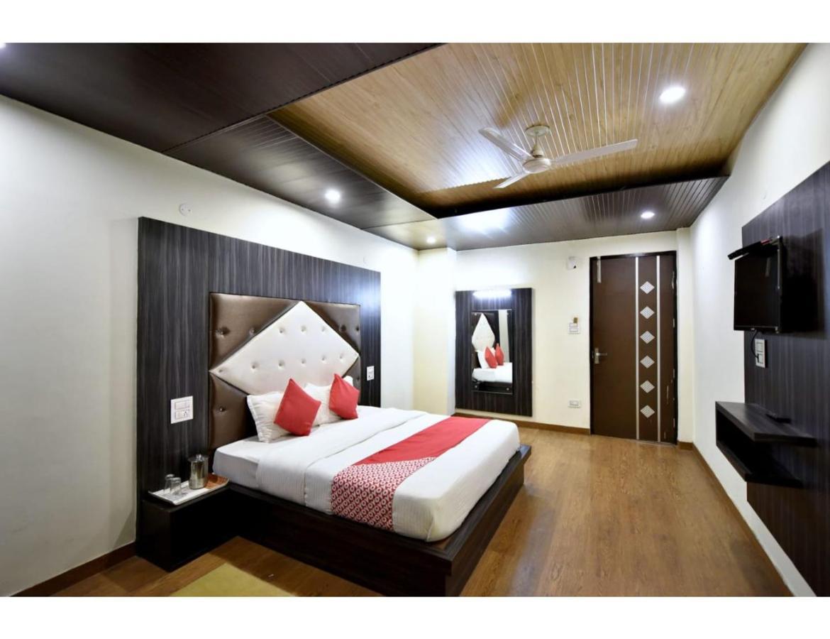 Hotel Dalhousie Grand Banikhet Buitenkant foto