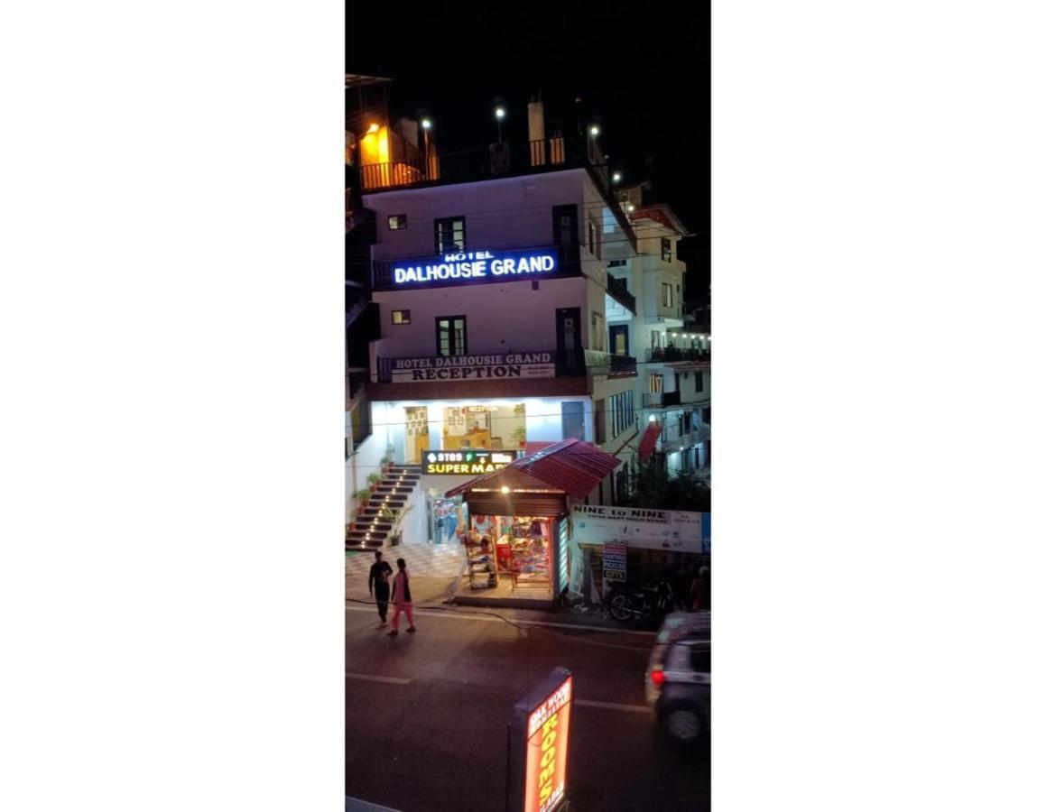 Hotel Dalhousie Grand Banikhet Buitenkant foto