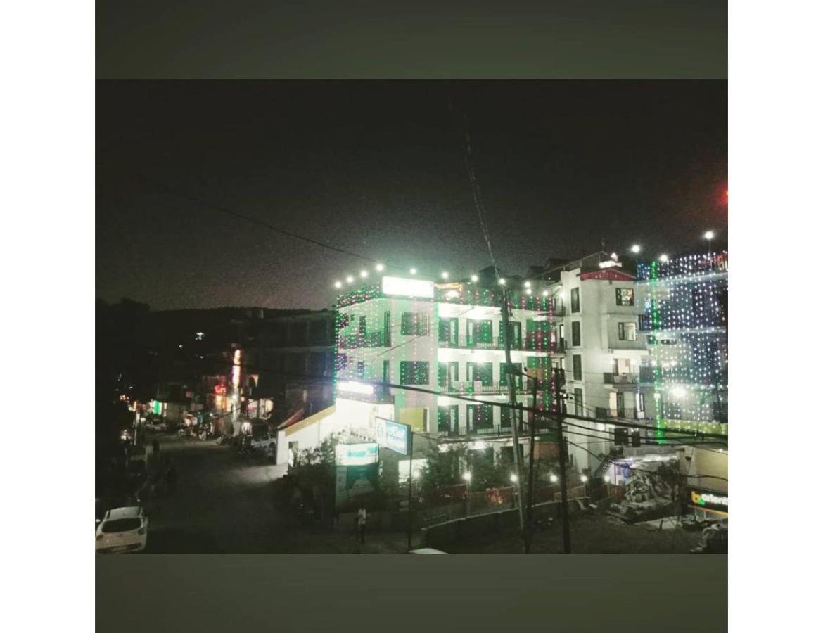 Hotel Dalhousie Grand Banikhet Buitenkant foto
