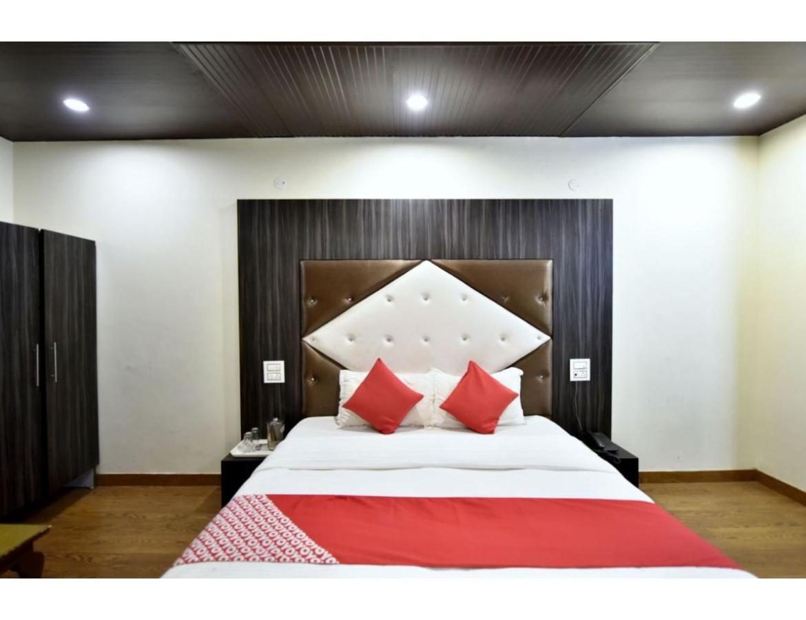 Hotel Dalhousie Grand Banikhet Buitenkant foto